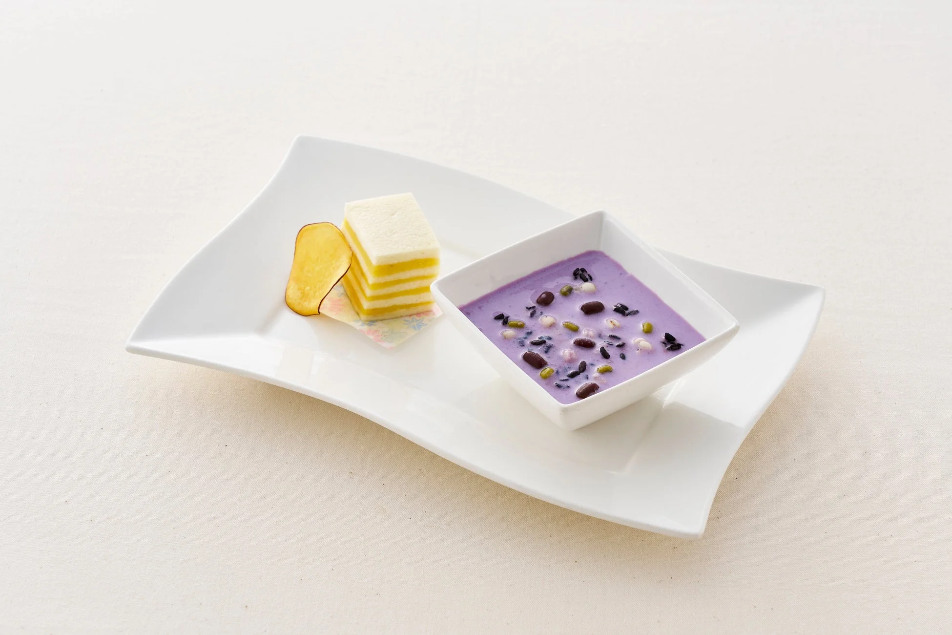 紫芋のココナッツミルクとさつまいもクリームの重ね蒸しパン