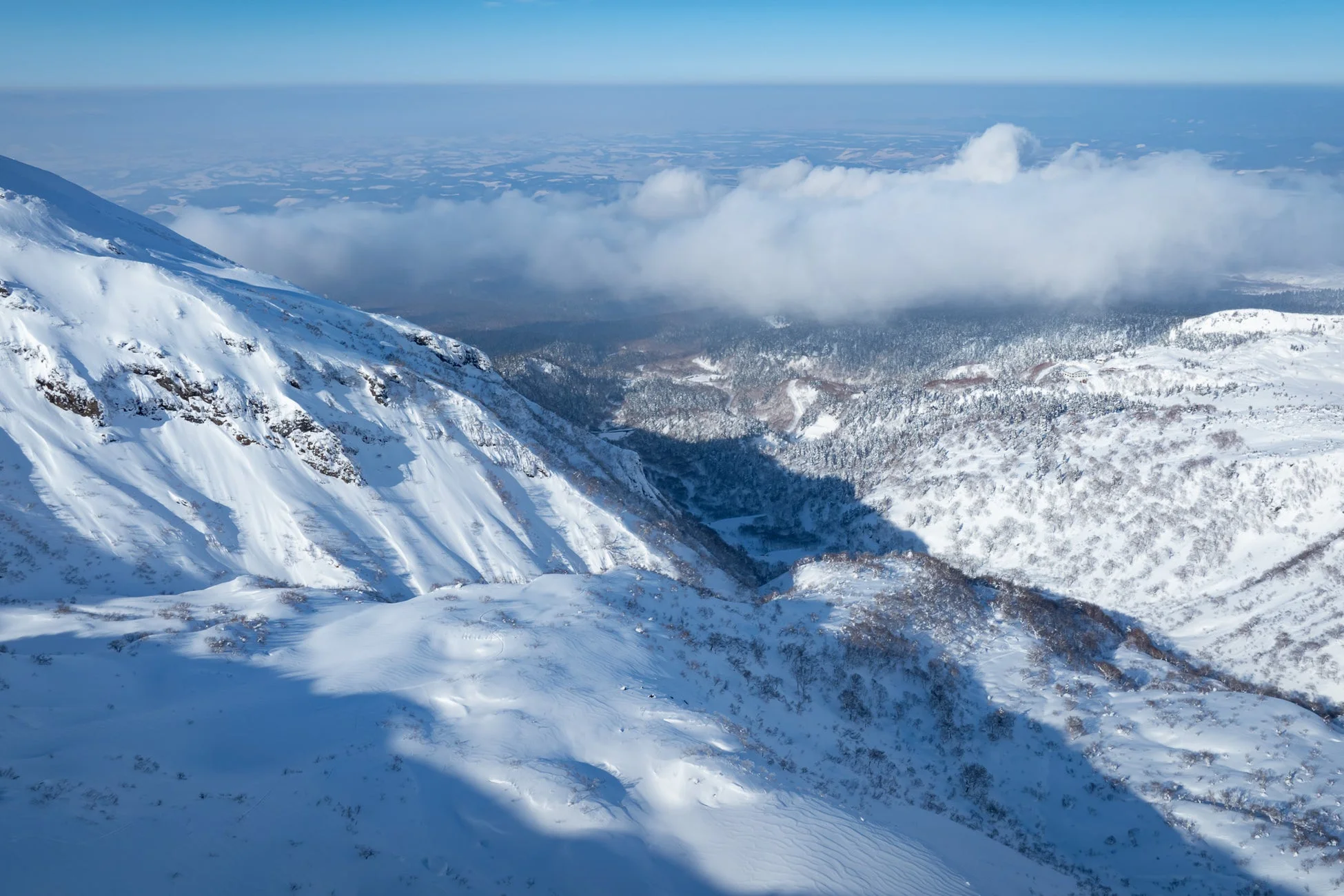 雄大な雪山の景色