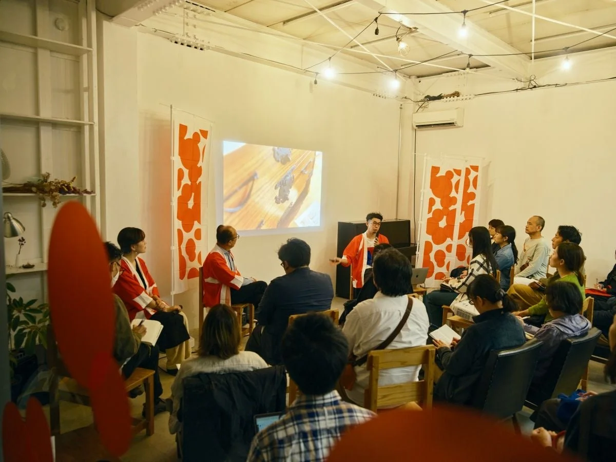 和装の登壇者による講演