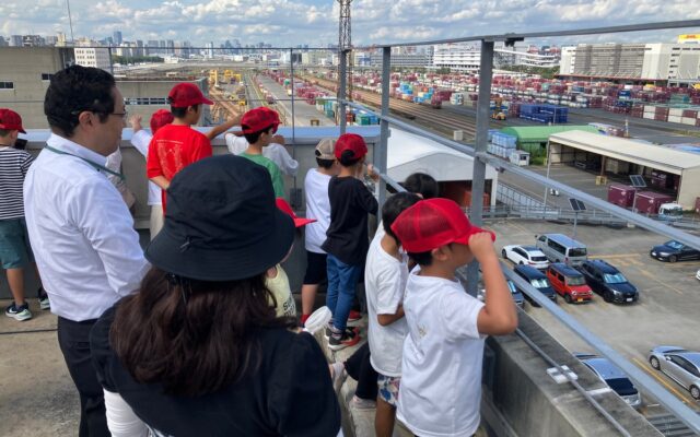 パレットは貨物列車にも乗っていた。JPRの子ども参観日「JPRキッズ探検隊!」で東京貨物ターミナル駅を見学