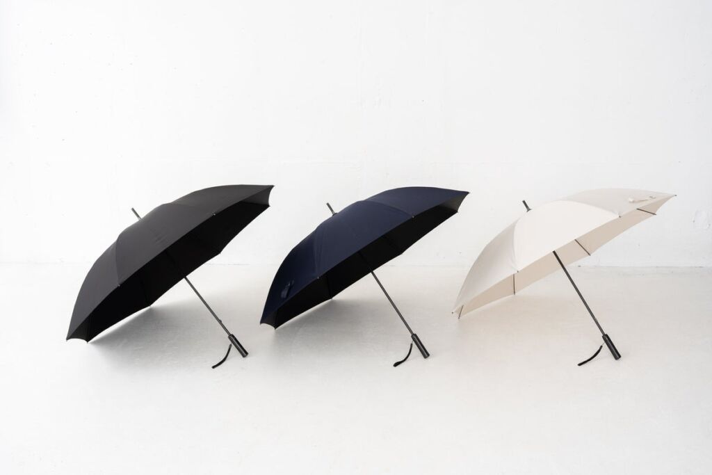 傘骨から持ち手までカーボン。約250gの晴雨兼用長傘「Carbrella Light」第4弾が登場