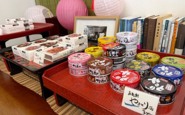 俵山温泉「俵山まちごと旅館」が客室で楽しむ軽食「湯あがりごはん」を開始、焼き鳥缶やパックご飯を一品から
