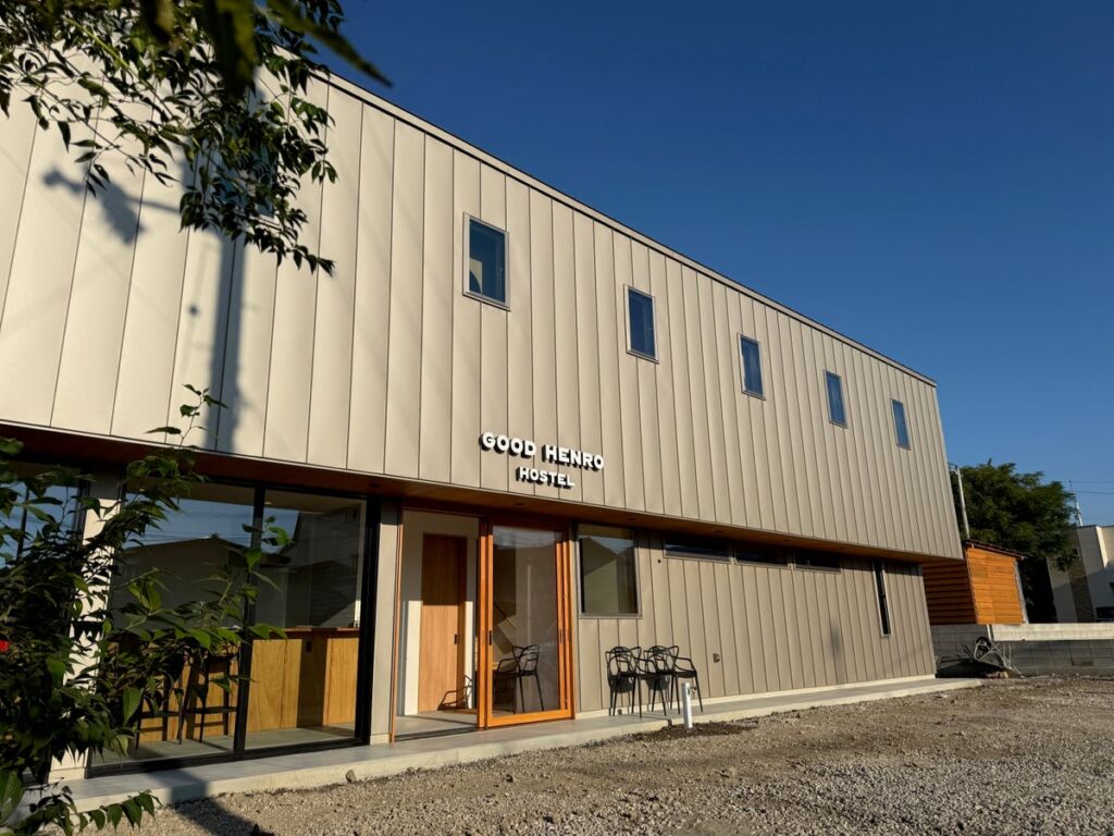歩き遍路の「ゼロ泊目」を過ごす宿。一番札所まで徒歩10分の「GOOD HENRO HOSTEL T1 NARUTO」が徳島・鳴門に11月1日開業