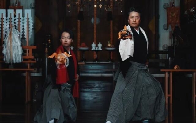 歌舞伎俳優と日本舞踊家と過ごす伊豆・河津の宿坊ステイ。「歌舞伎×日本舞踊×ヨガリトリート」の二日間