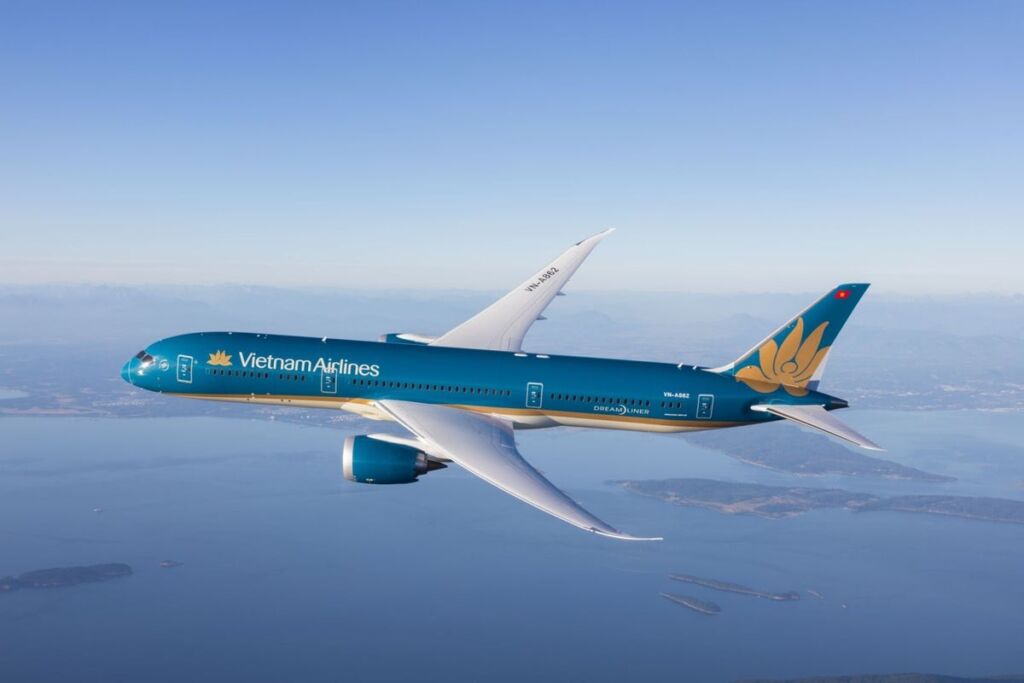 ベトナム航空、日本発の搭乗者向けにコートなどアウターを無料で預かる「コートストレージサービス」を開始 ~冬の旅行を身軽にもっと快適に~