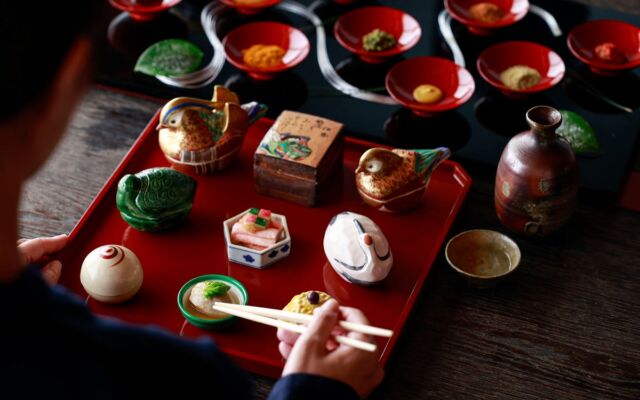 星のや京都で「京のスパイス逗留」が初開催 スパイスの調合と生姜のお灸で、冬の嵐山を芯から温まる滞在に