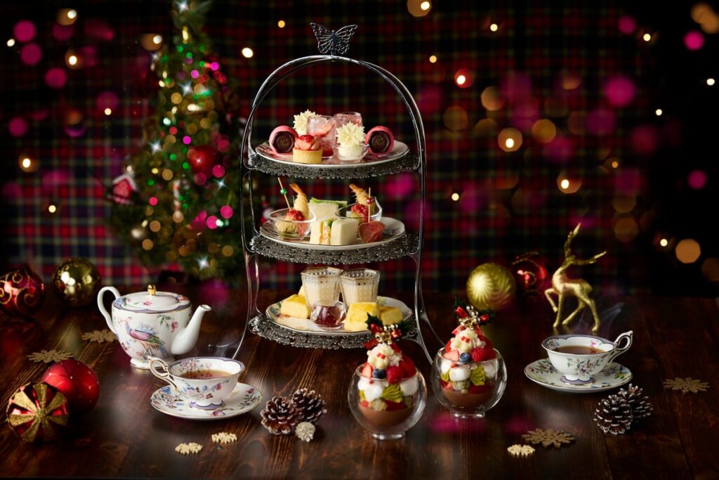 【冬の楽しみ 苺とショコラのクリスマスアフタヌーンティー】ザ ロイヤルパークホテル アイコニック 東京汐留