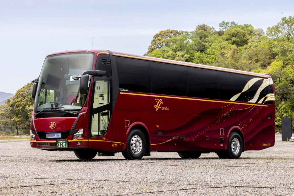 ラグジュアリーバスツアー「遊山 -yusan- 」専用車両「LUVIA」が「2026年度グッドデザイン賞」を受賞しました