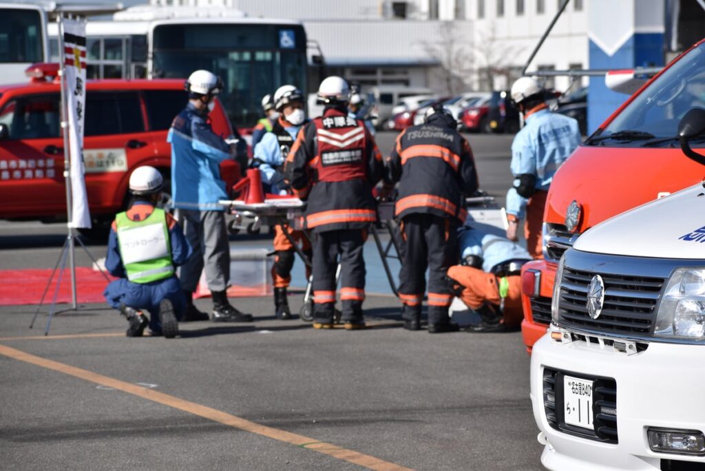 急増する「モバイルバッテリー火災」からお客さまをどう救うか！実車両を使った放水を含む実践的訓練